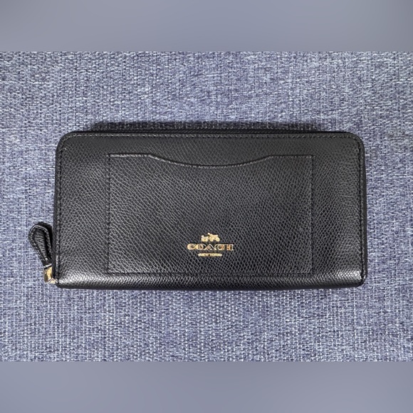 Coach Handbags - Coach Crossgrain Leather Accordion Zip Wallet F54007